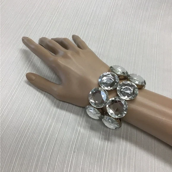 New Lovely Silver Stretch Bracelet - Picture 2 of 5